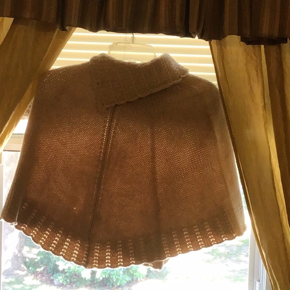 Gap 100% lambs’ wool sweater cape - Picture 4 of 7